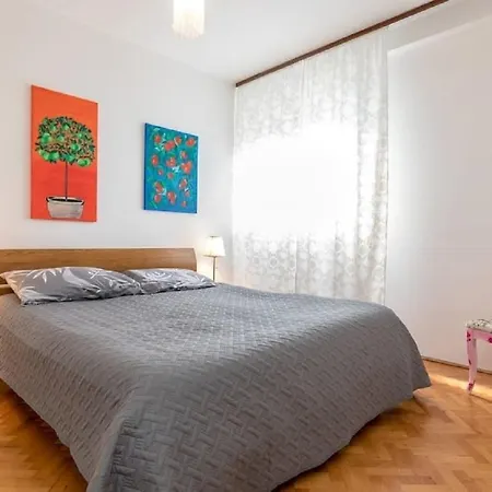 Daire Apartment Daya - Bright & Open